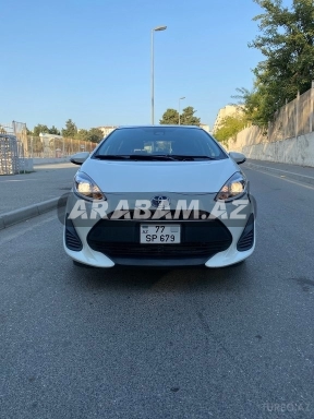 Toyota Aqua, 2018 ci il,  1.5 L,  75000 km